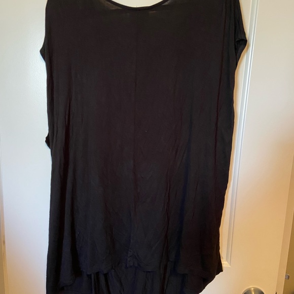 Lane Bryant 26/28 asymmetrical hem top with gathered detail - Picture 4 of 4